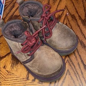 Ugg Boots Boys Size 7